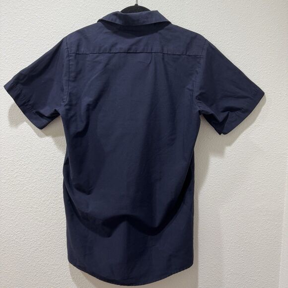 In-N-Out Burger Uniform Shirt Mens Sz S Navy Blue Button Up Red Patch Reed NEW - Picture 5 of 6